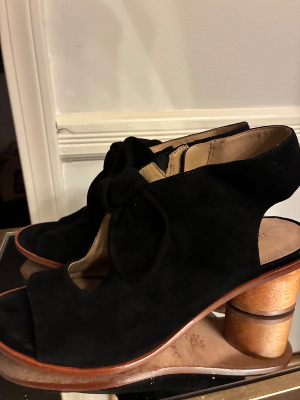Bernardo Suede Wood Block 2 inch peep toes 7M